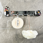 Supporti in acciaio inox con 5 ganci, comodi e capaci di sostenere fino a 20 kg